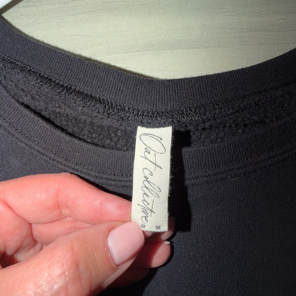 “CHEERS” Graphic Crewneck Sweatshirt - Picture 3 of 3
